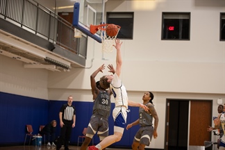Talons Lose to South Suburban Bulldogs, 88-79